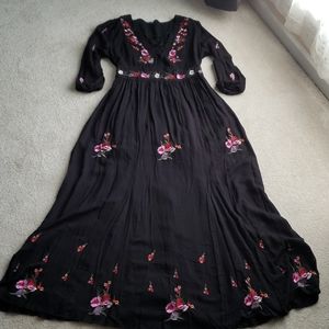 Beautiful black and floral Maxi dress